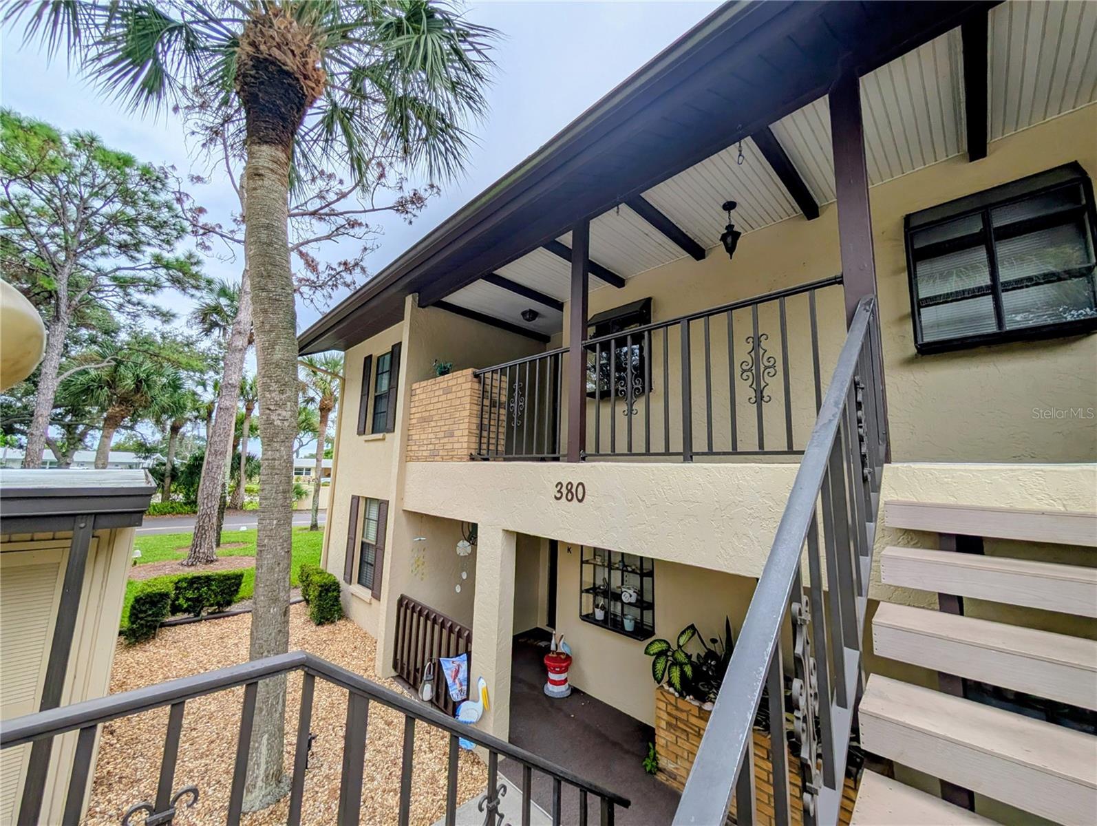 380 THREE LAKES LANE L