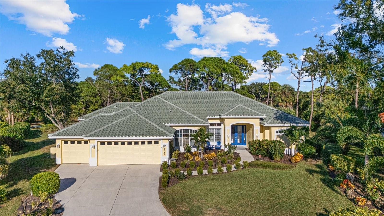 CALUSA LAKES - Residential