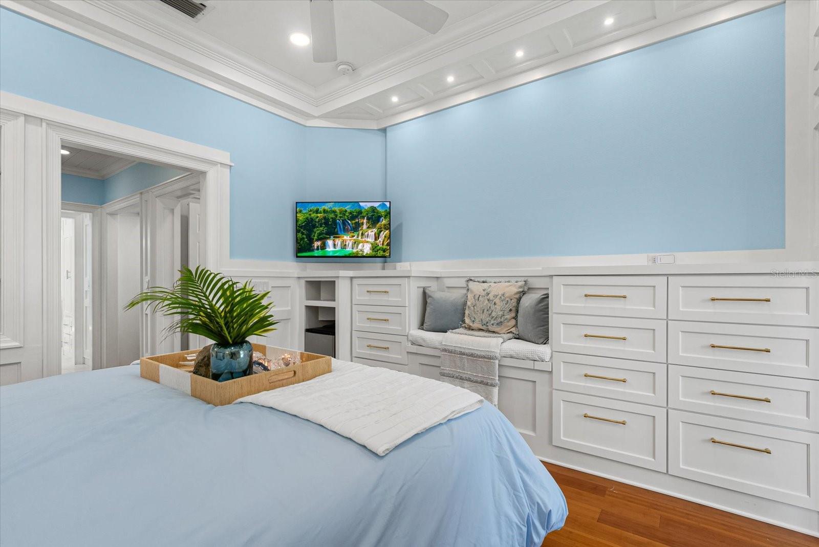 CALUSA LAKES - Residential