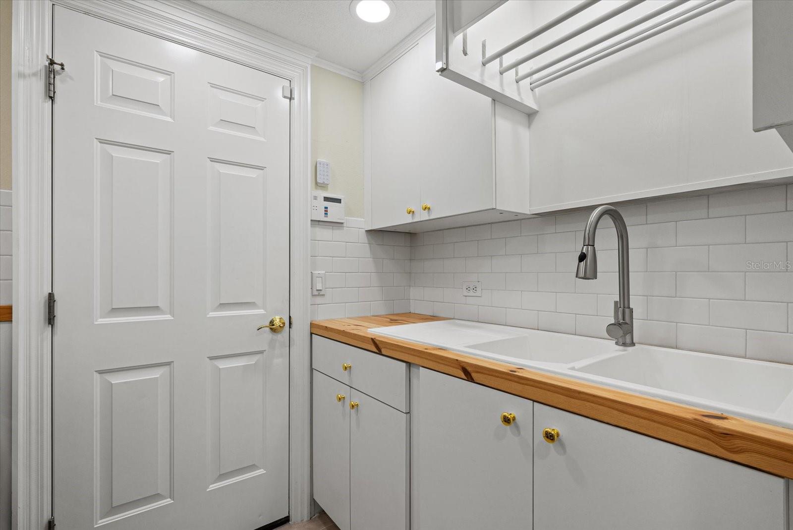 CALUSA LAKES - Residential