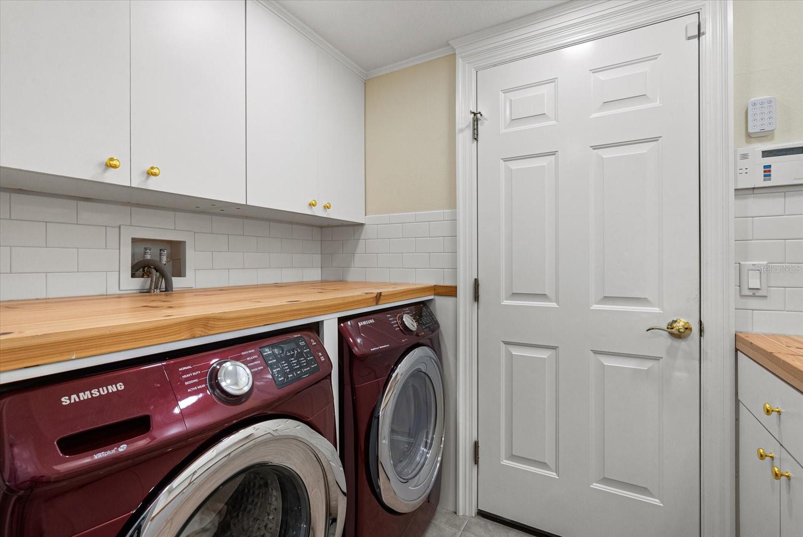 CALUSA LAKES - Residential