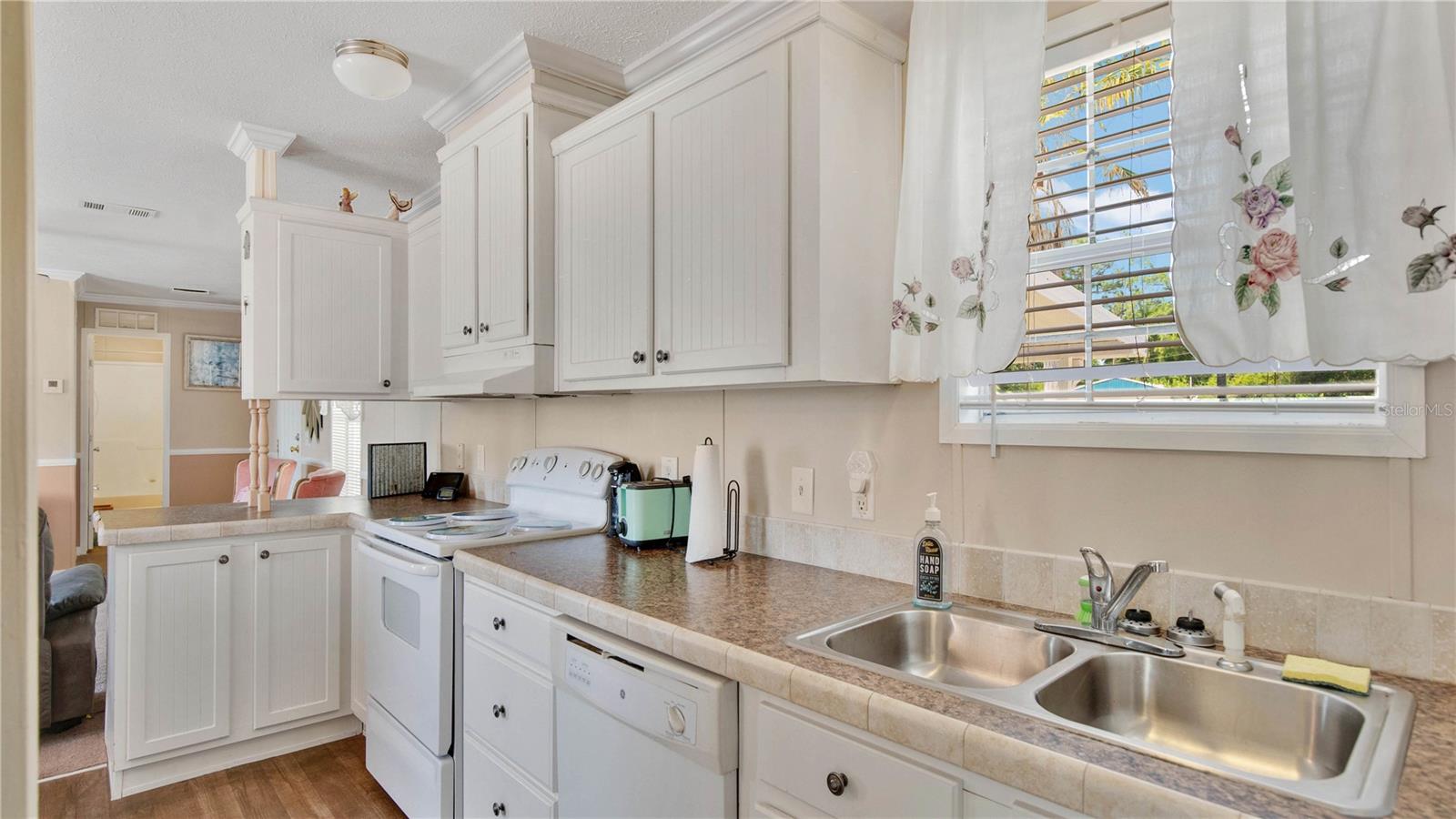 TROPICAL MOBILE HM VILLAGE SEC 02 - Residential