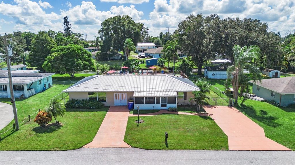 Photo of 114 Lake Huntley Drive, Lake Placid, FL 33852 (MLS # OM710147)