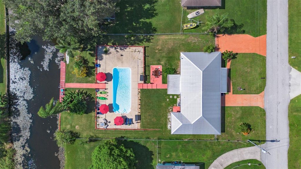 Photo of 114 Lake Huntley Drive, Lake Placid, FL 33852 (MLS # OM710147)