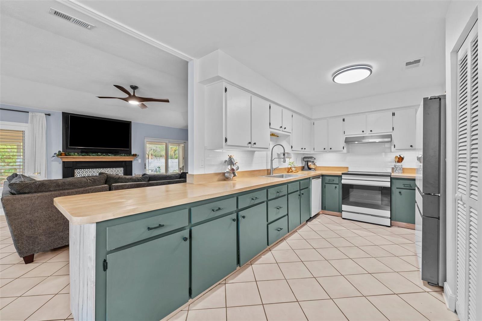 15102 SPRINGVIEW STREET