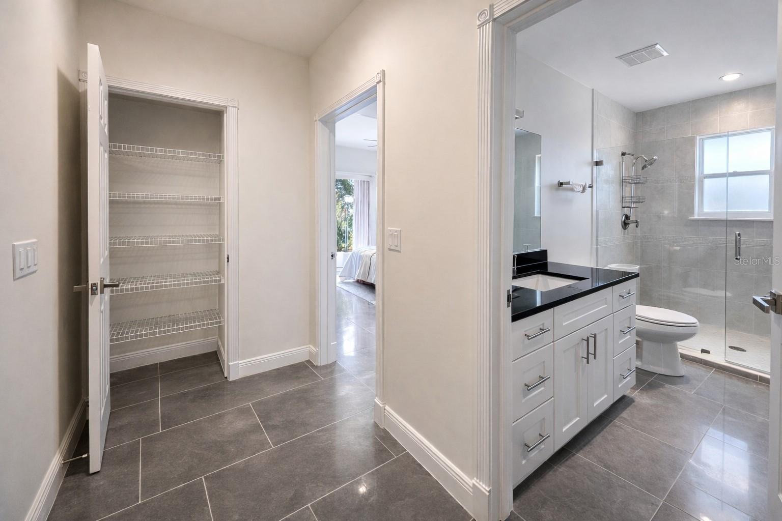 COUNTRY CLUB ESTATES - Residential Lease