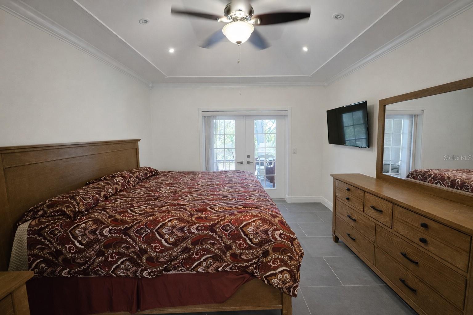 COUNTRY CLUB ESTATES - Residential Lease