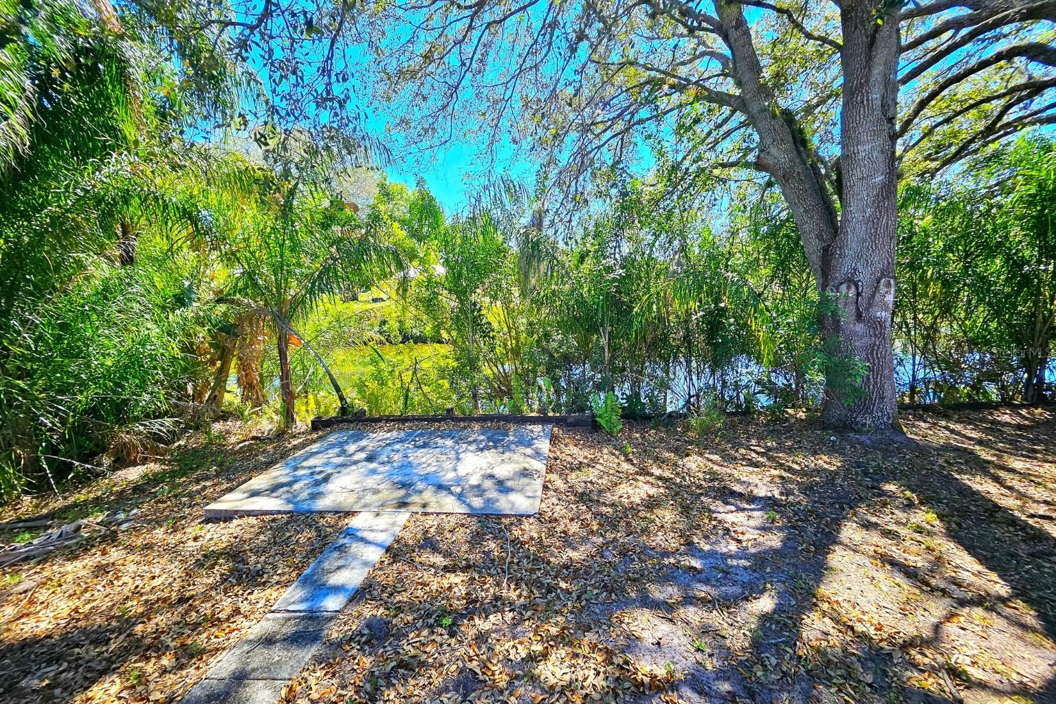 COUNTRY CLUB ESTATES - Residential Lease