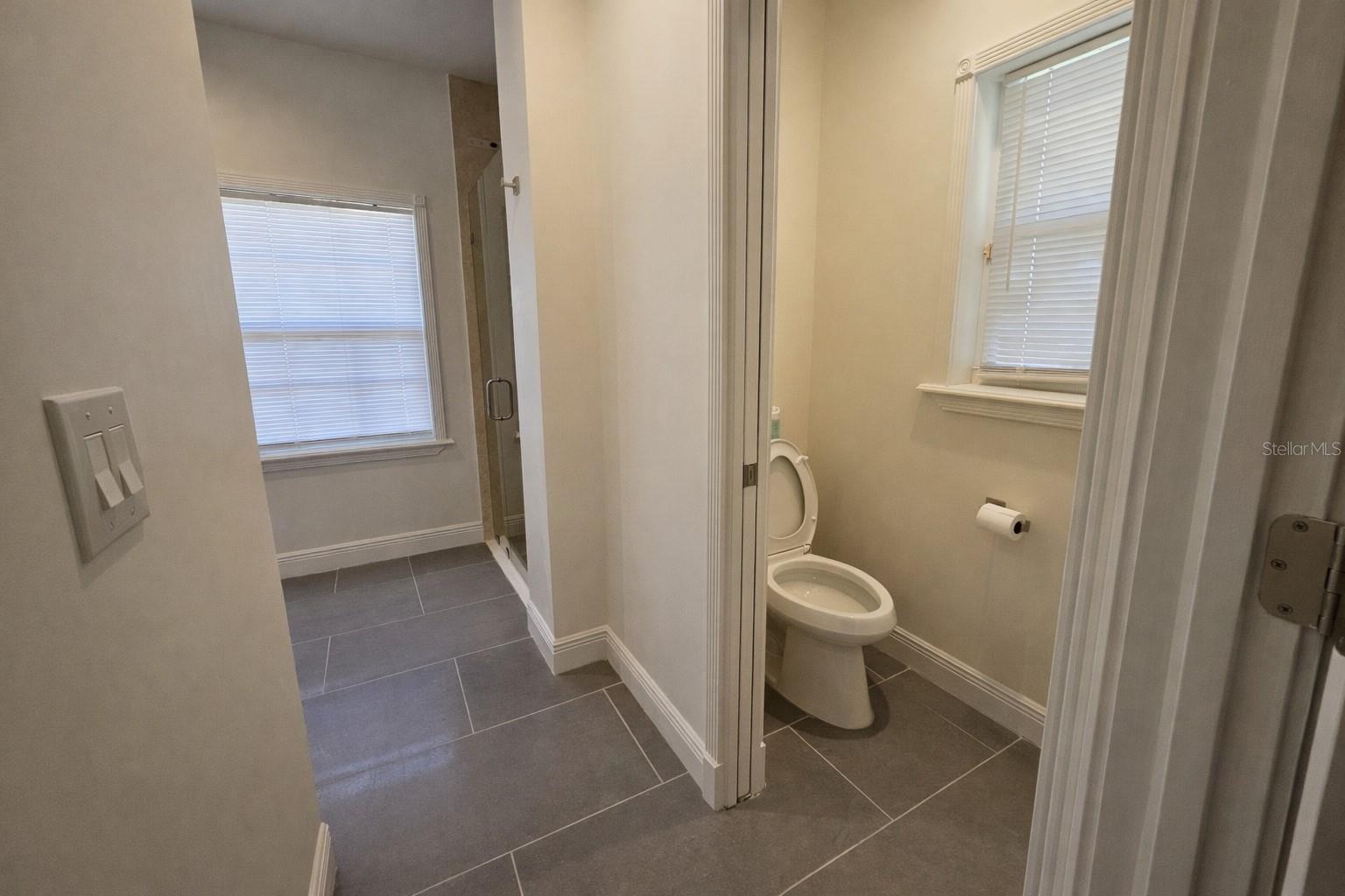 COUNTRY CLUB ESTATES - Residential Lease