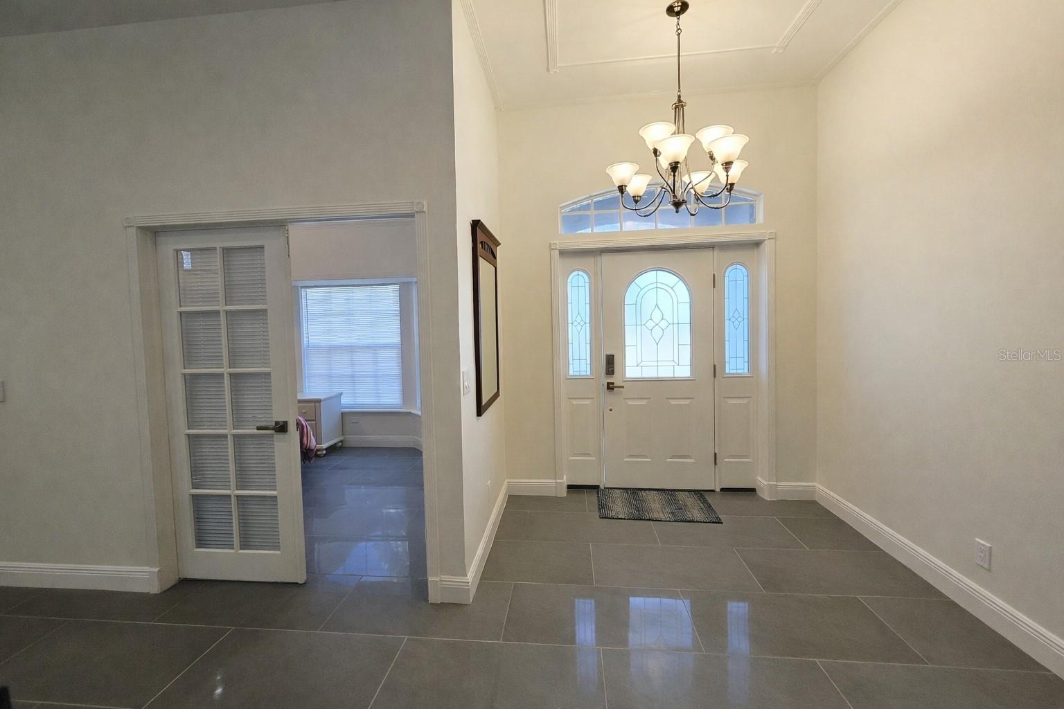 COUNTRY CLUB ESTATES - Residential Lease