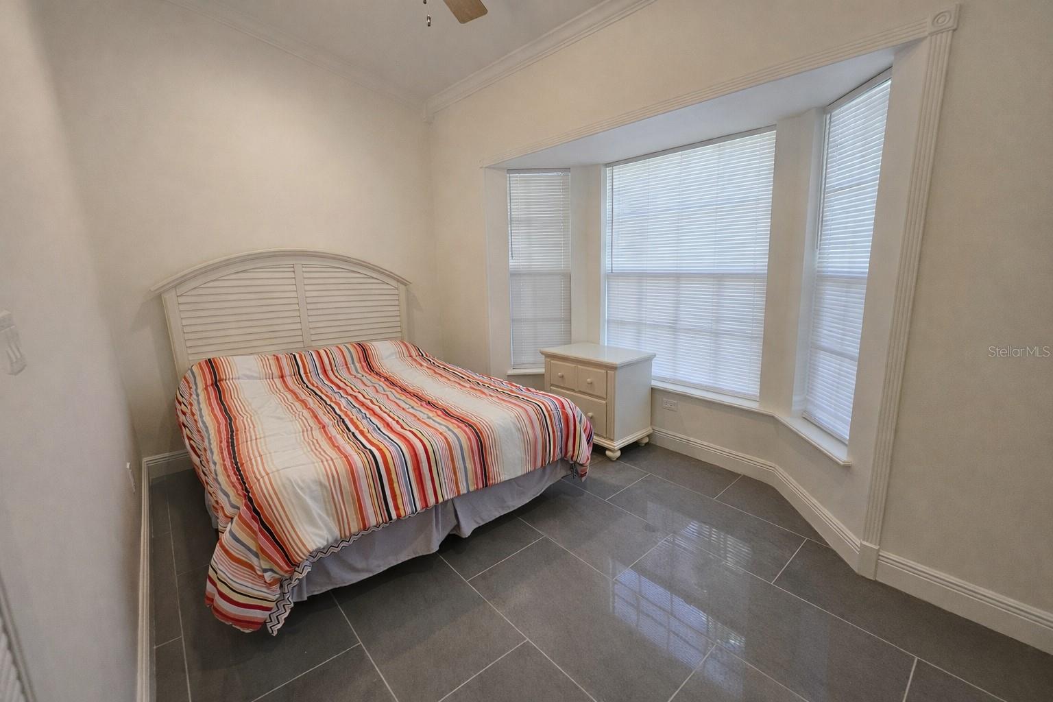 COUNTRY CLUB ESTATES - Residential Lease