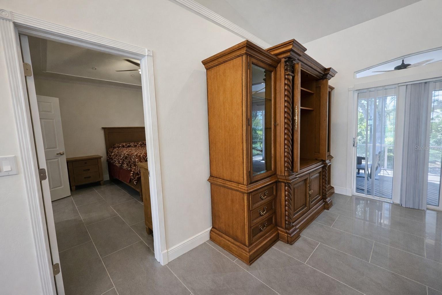 COUNTRY CLUB ESTATES - Residential Lease