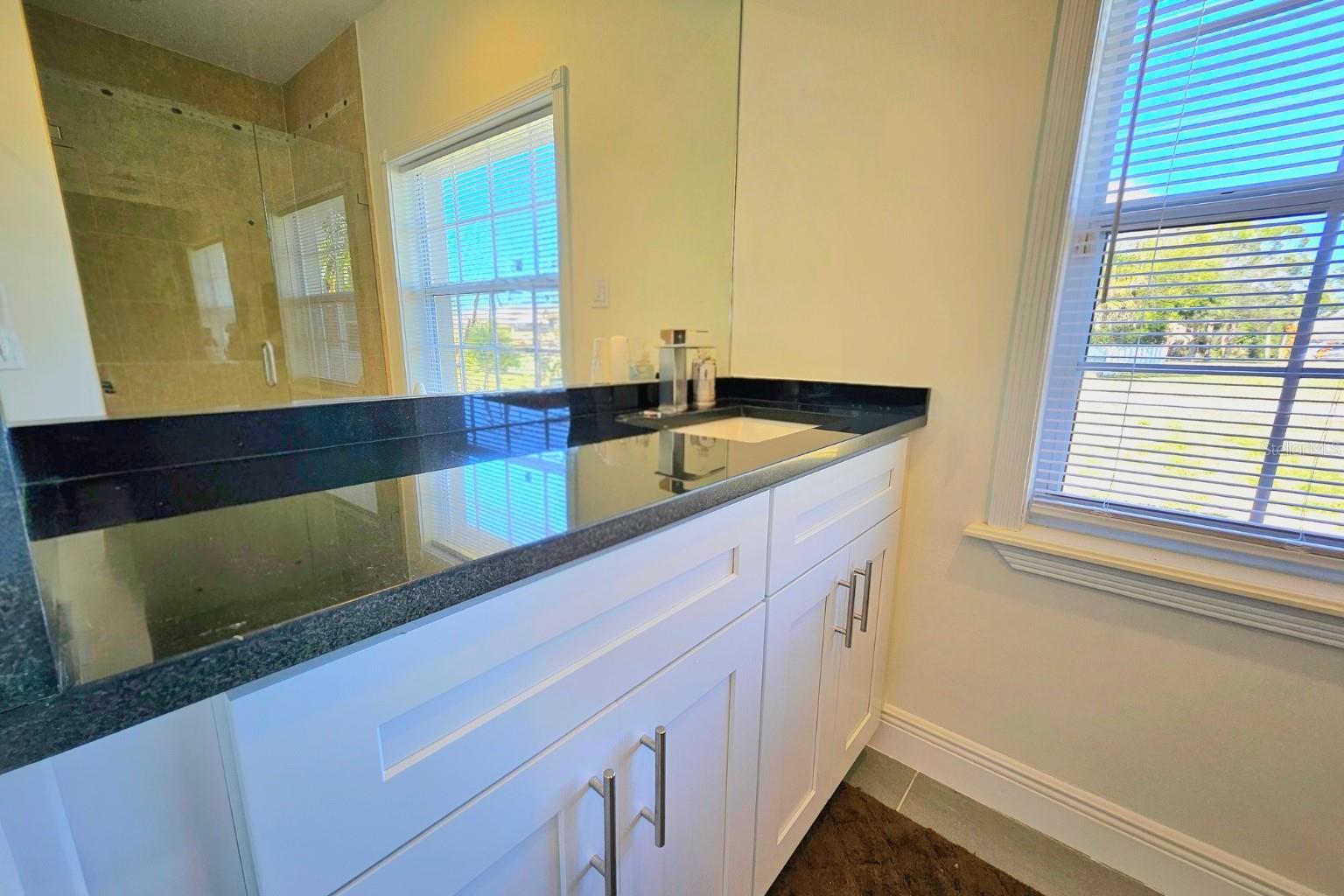 COUNTRY CLUB ESTATES - Residential Lease