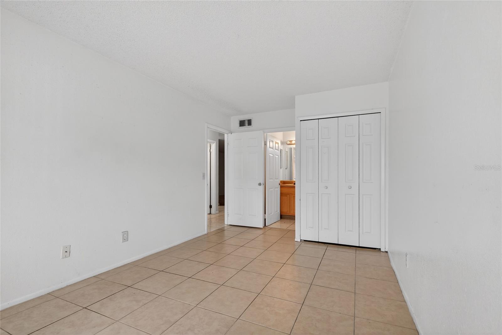 HAWTHORNE VILLAGE CONDO - Residential