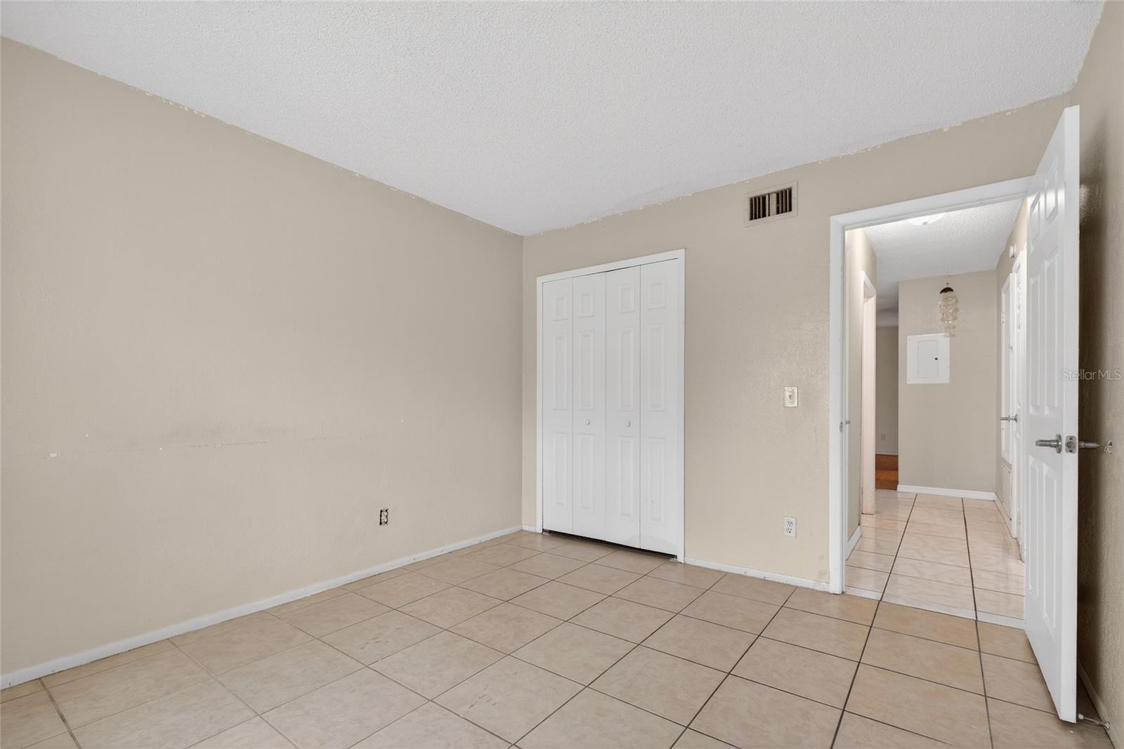 HAWTHORNE VILLAGE CONDO - Residential