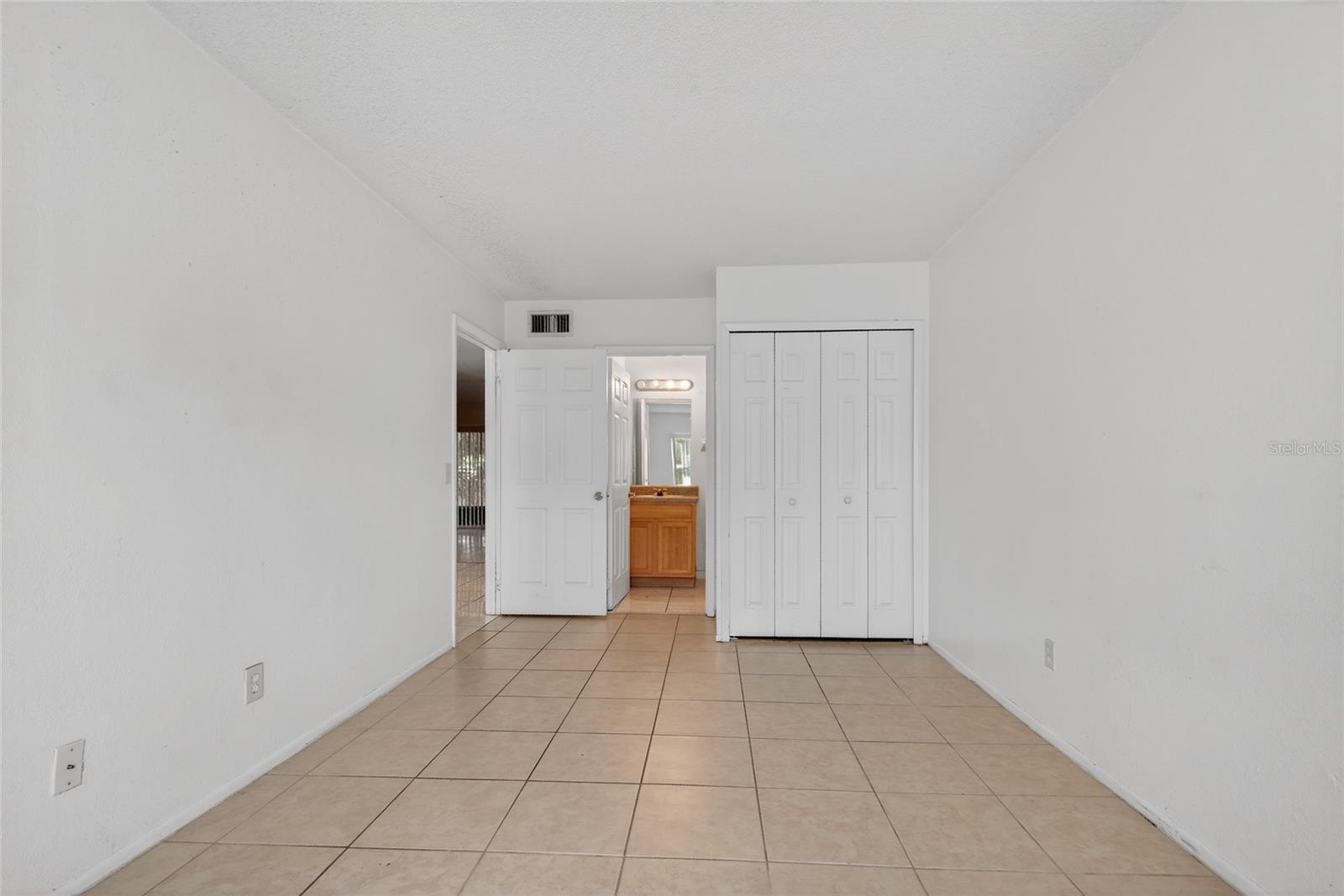 HAWTHORNE VILLAGE CONDO - Residential