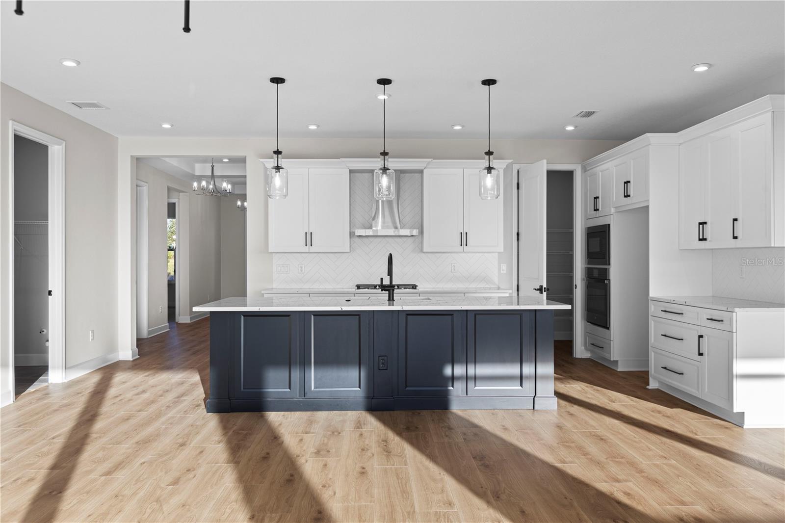 1617 BELLAGIO LOOP