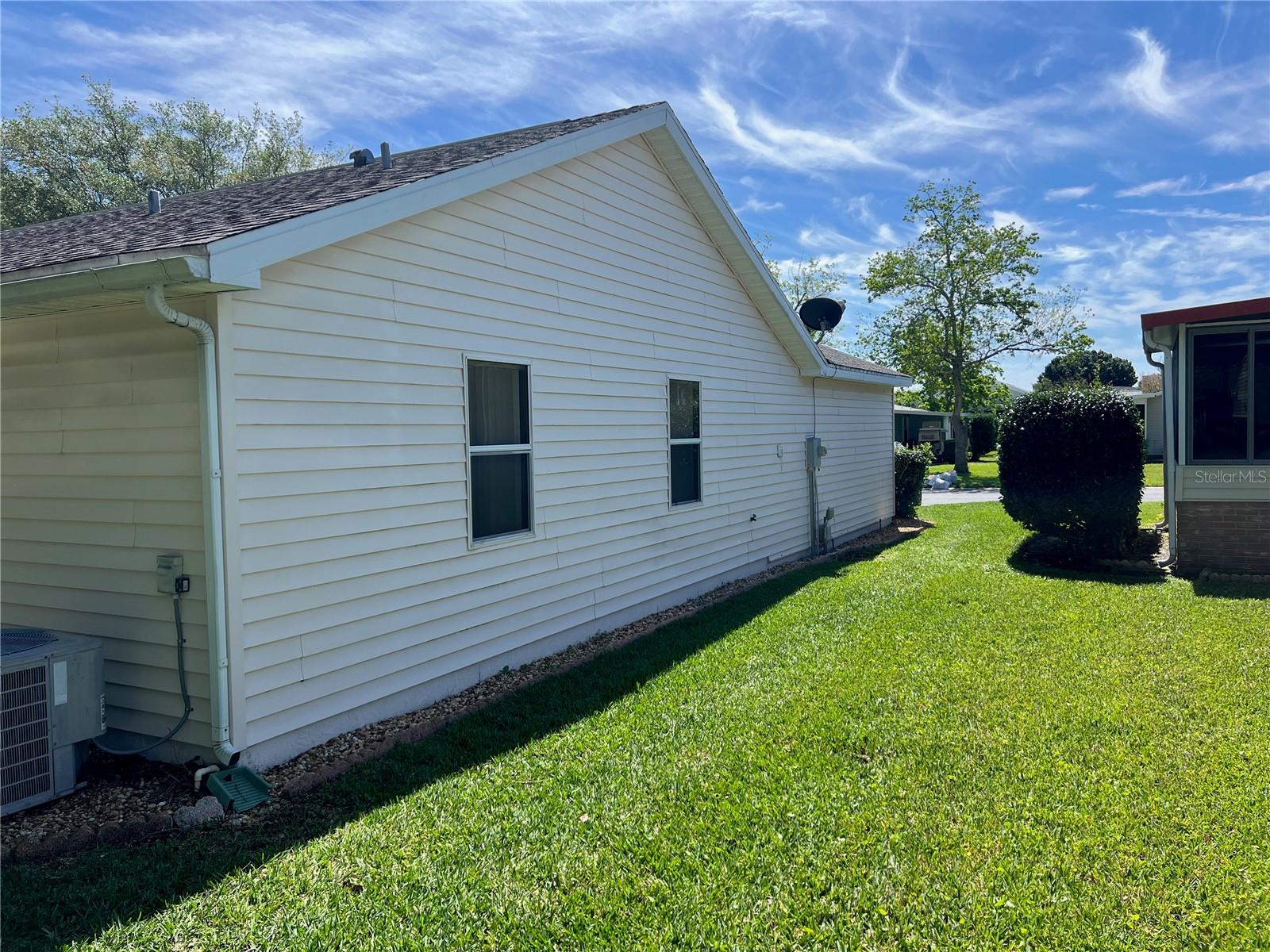 LADY LAKE ORANGE BLOSSOM GARDENS UNIT 14 - Residential