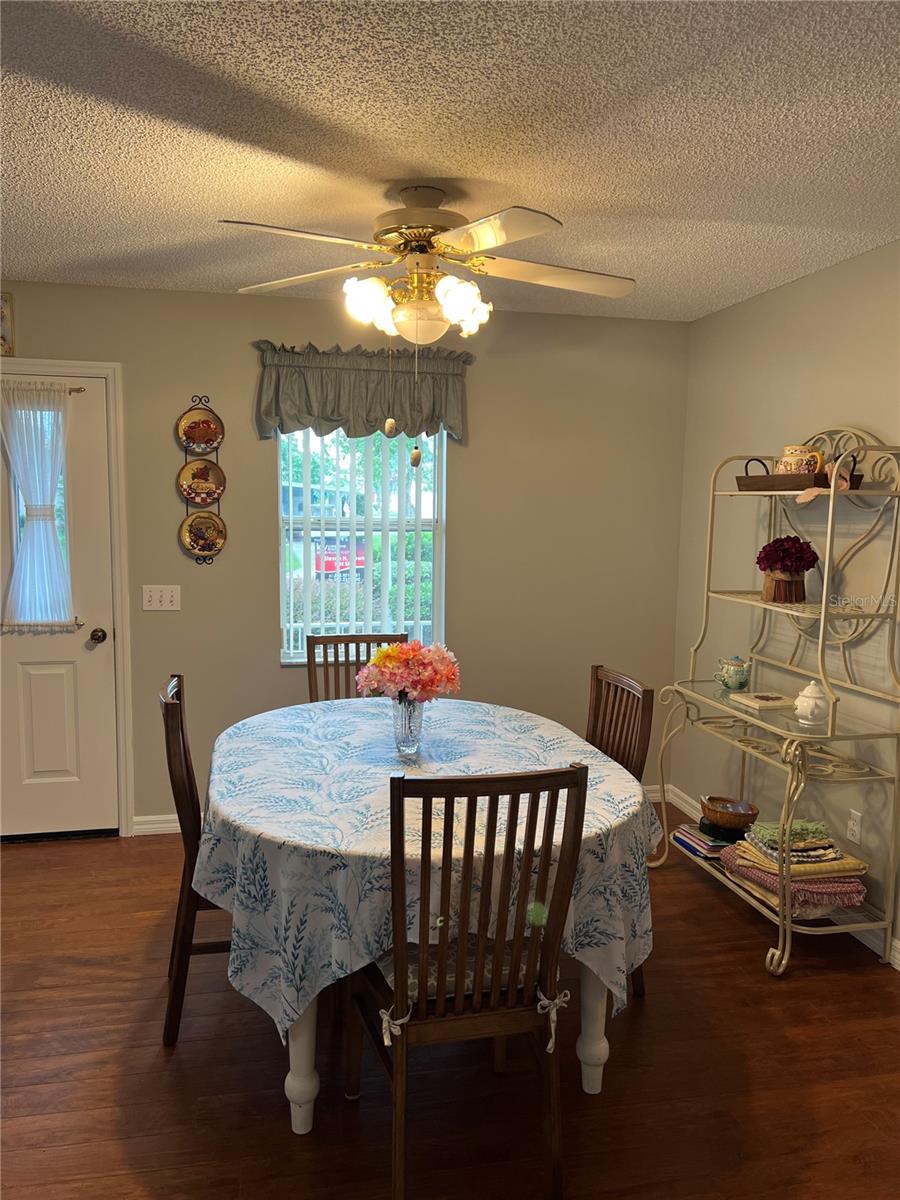 LADY LAKE ORANGE BLOSSOM GARDENS UNIT 14 - Residential