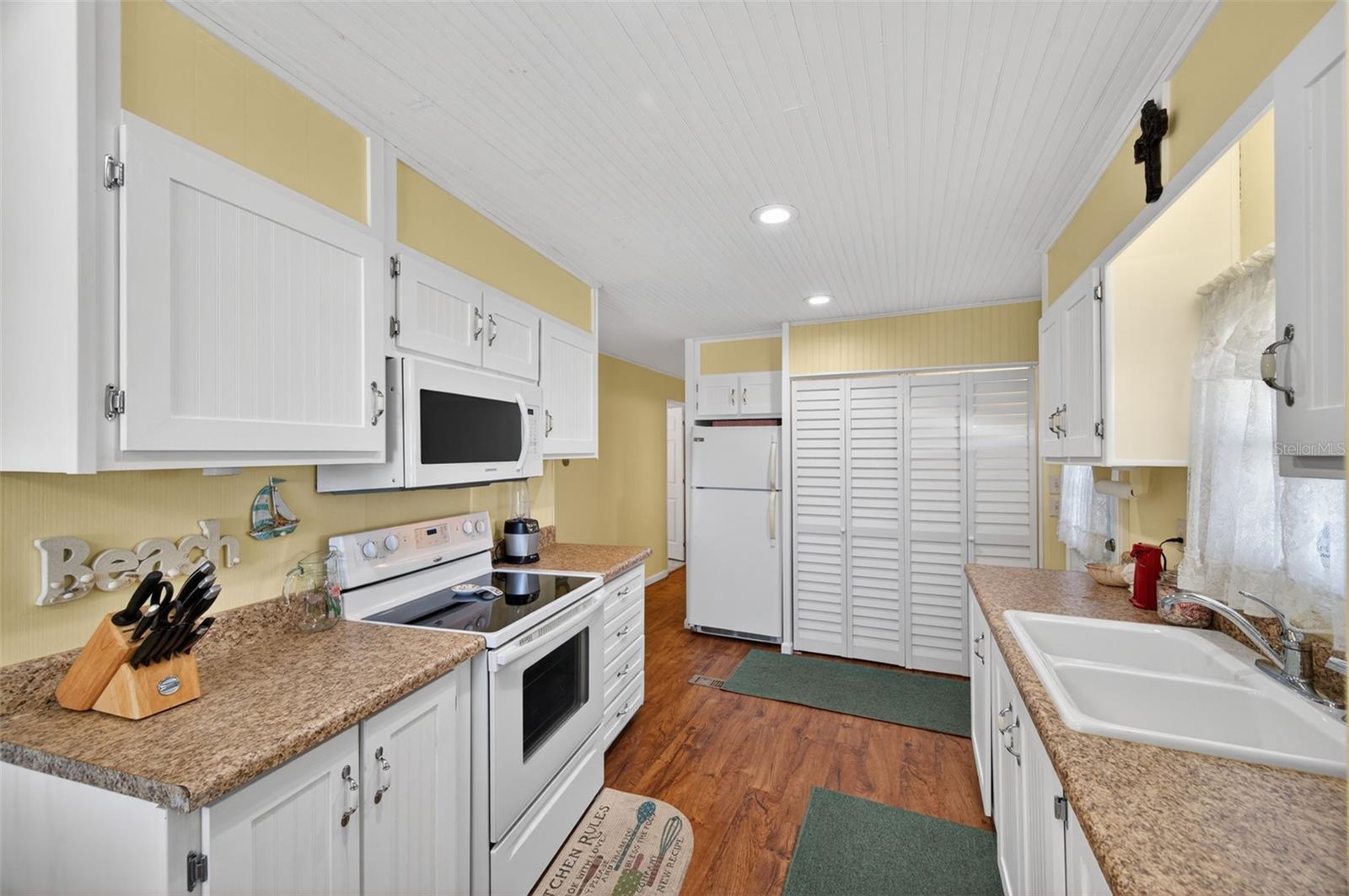 TANGLEWOOD MOBILE VILLAGE - Residential