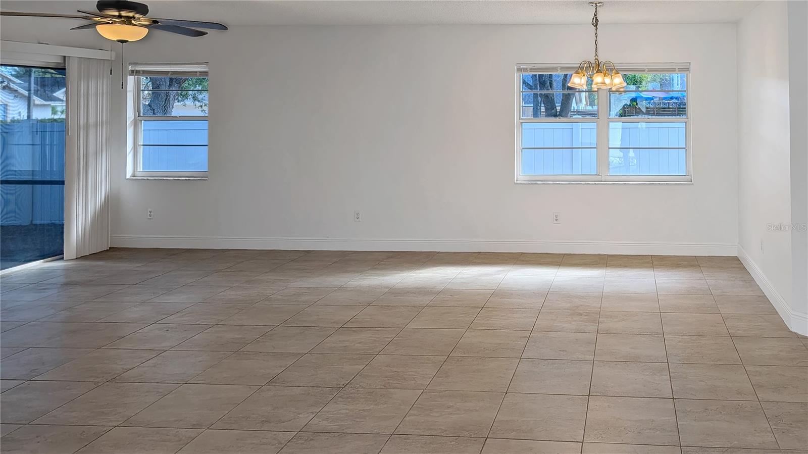 SUNCREST VILLAS - Residential