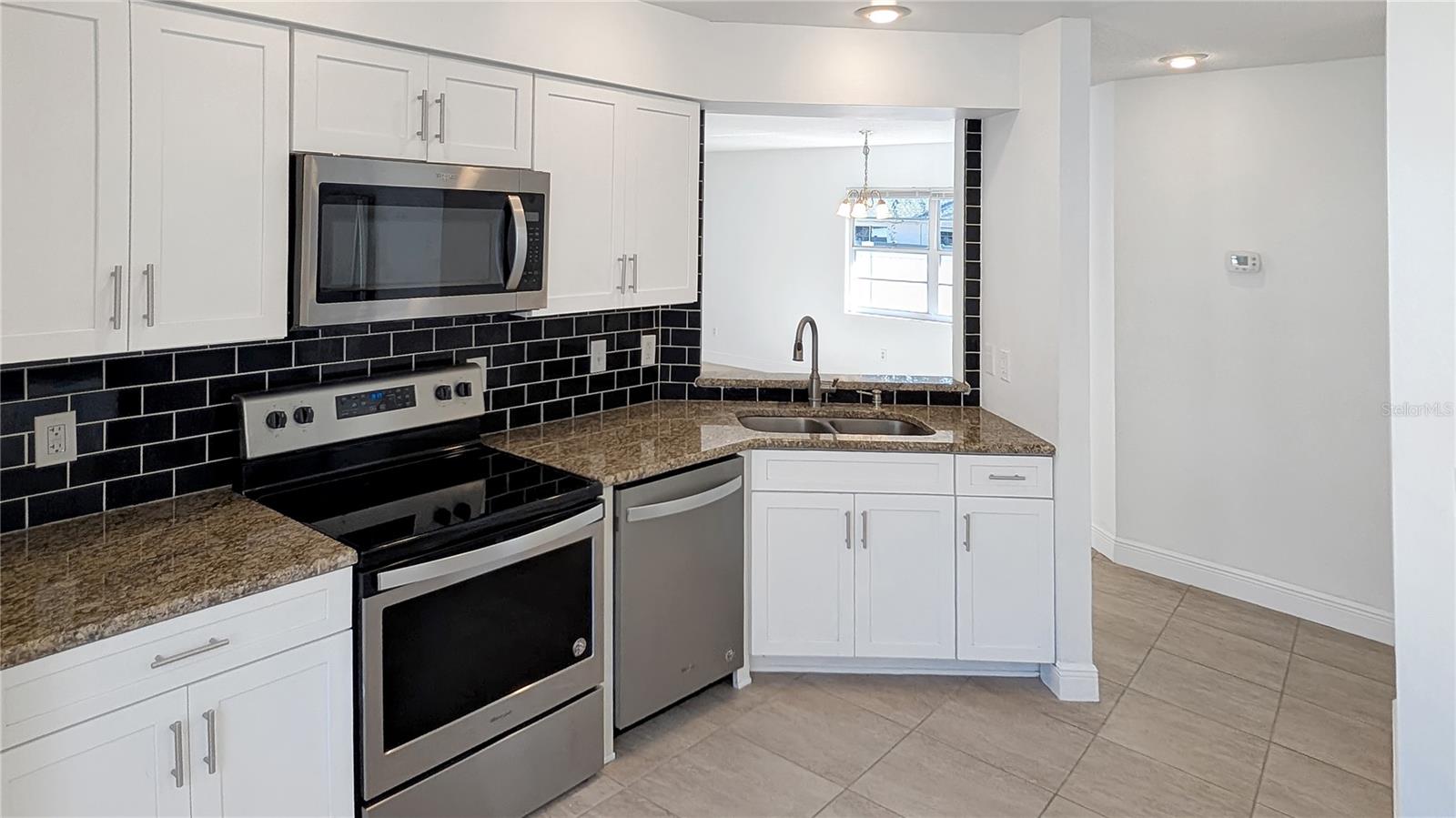 SUNCREST VILLAS - Residential