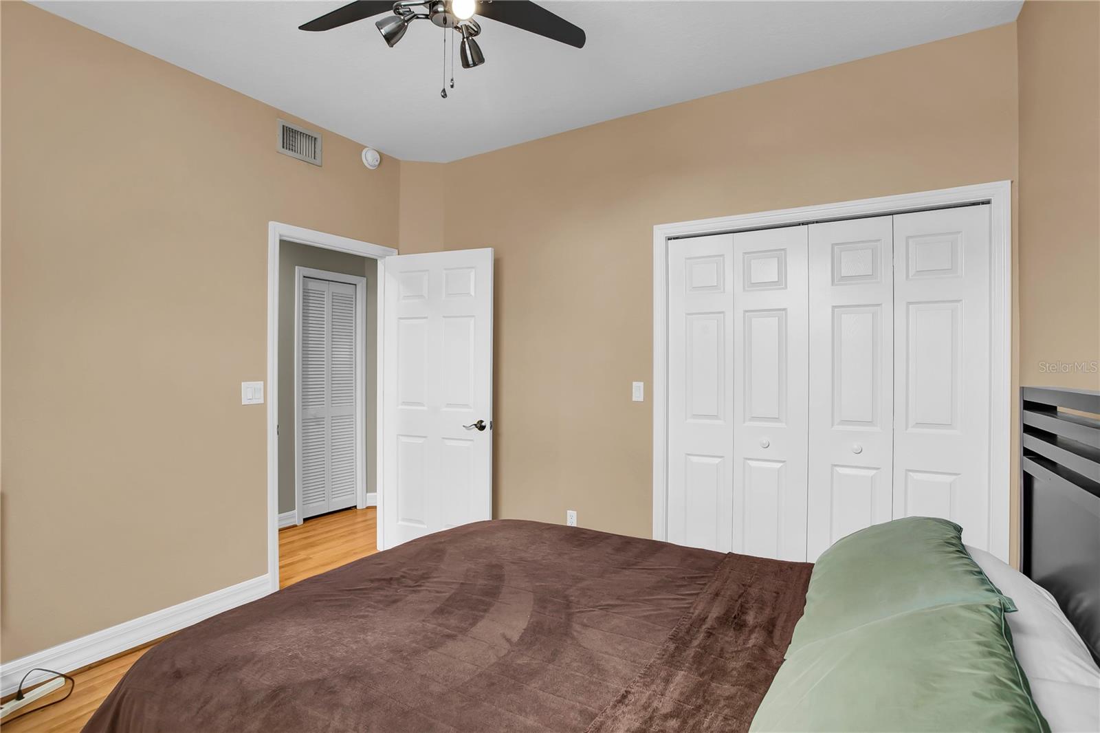 EAGLES CROSSING AT FEATHER SOUND - Residential