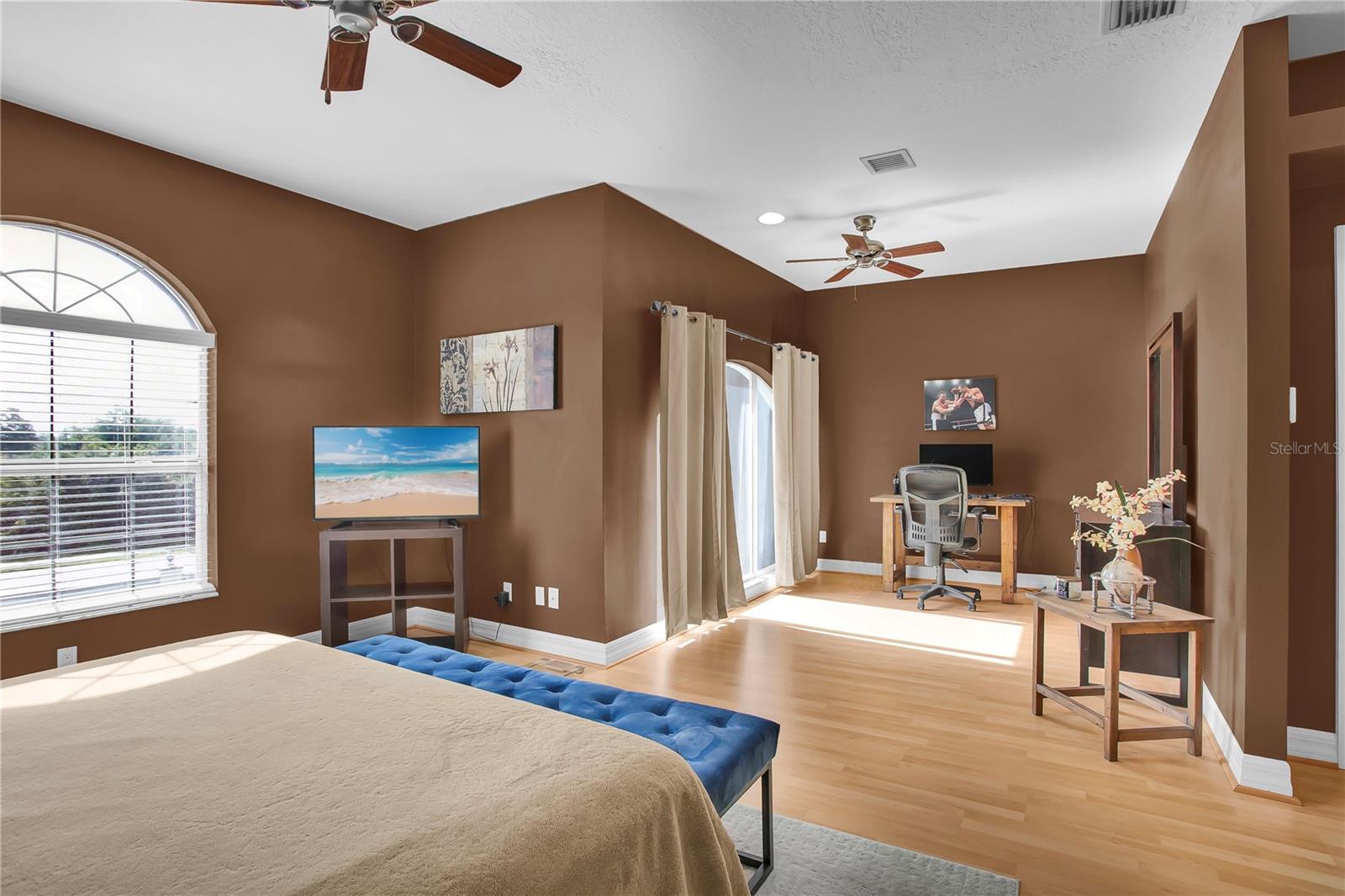 EAGLES CROSSING AT FEATHER SOUND - Residential