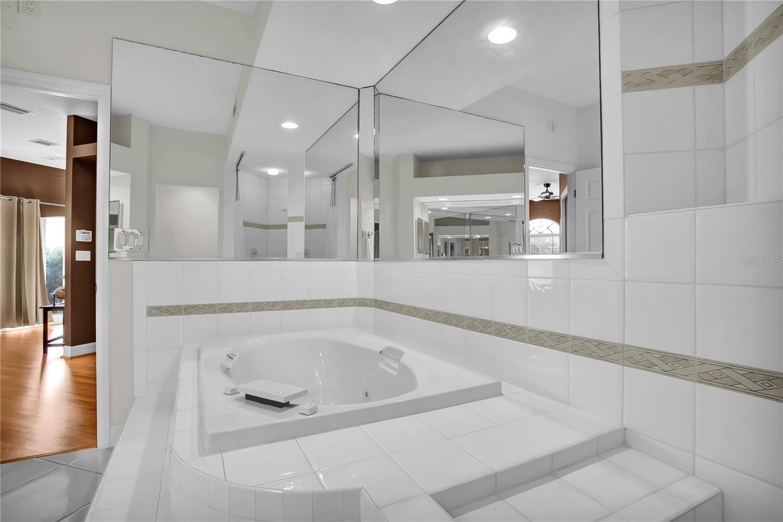 EAGLES CROSSING AT FEATHER SOUND - Residential