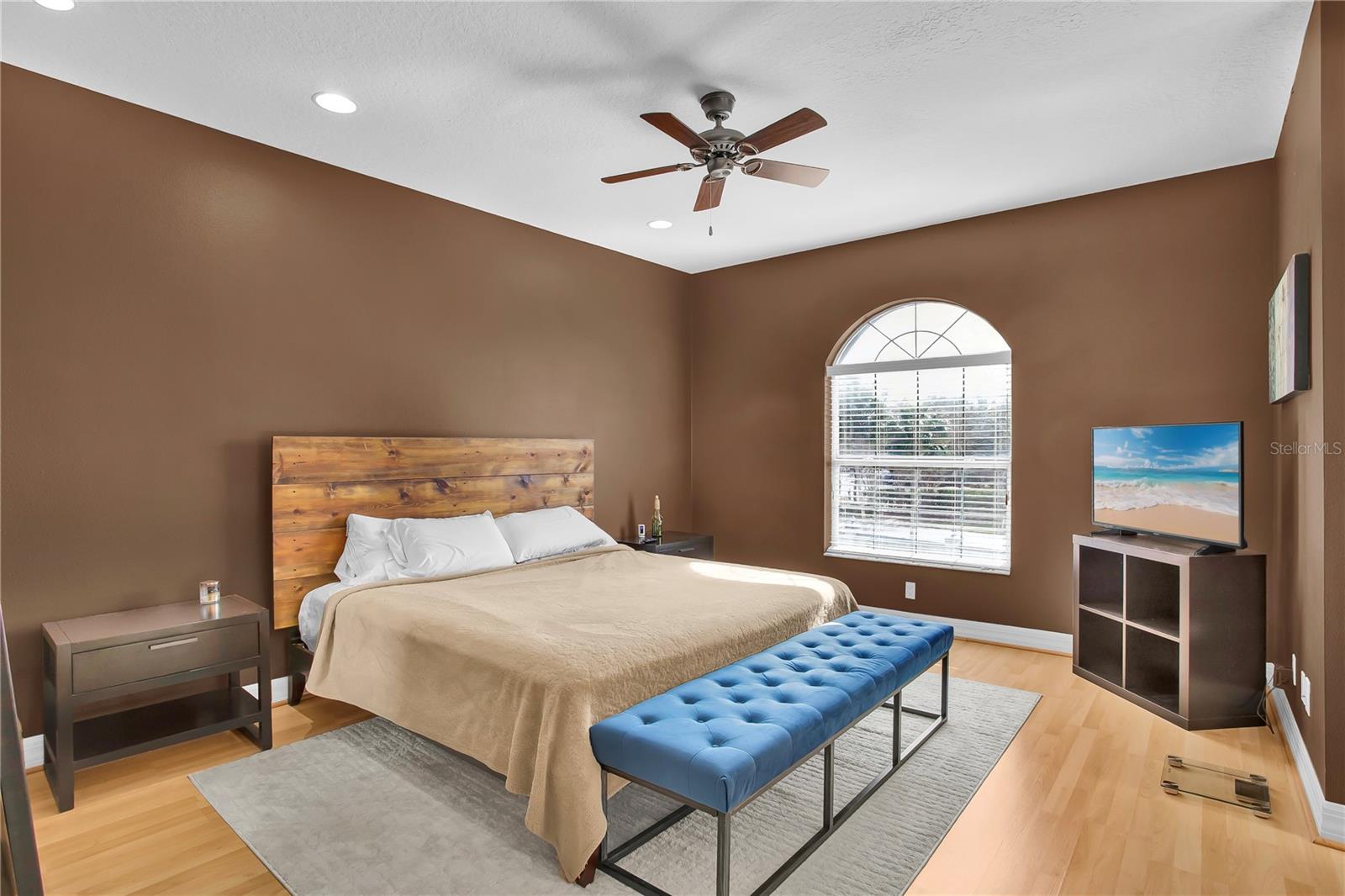 EAGLES CROSSING AT FEATHER SOUND - Residential