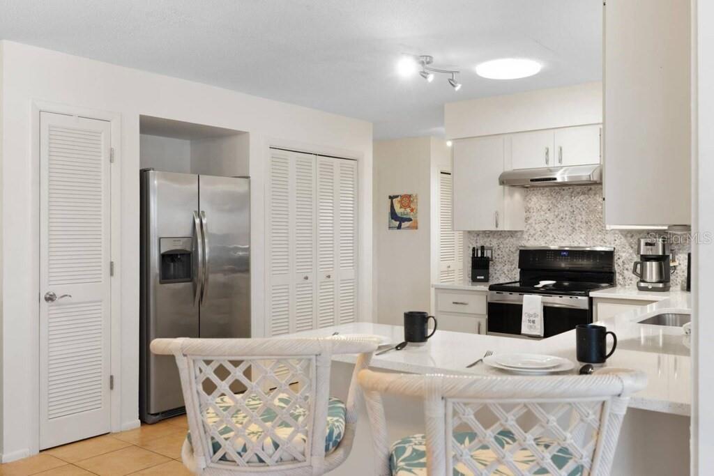 SOUTH VENICE - Residential