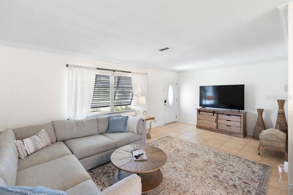 SOUTH VENICE - Residential