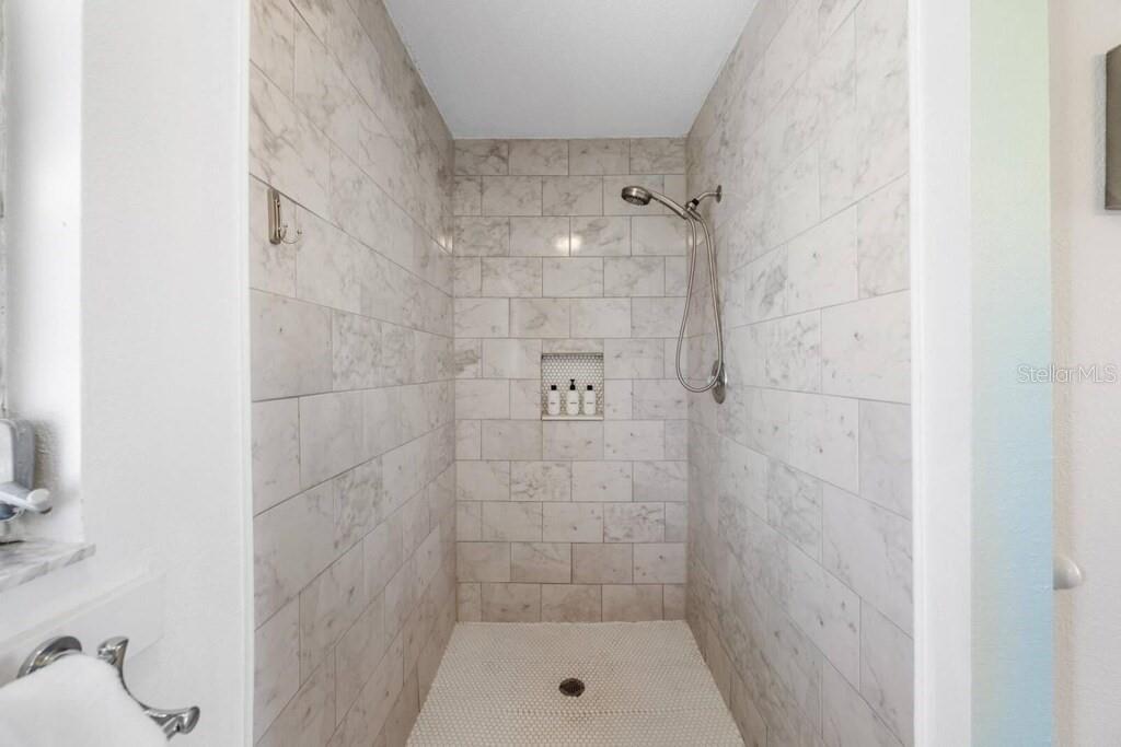 SOUTH VENICE - Residential