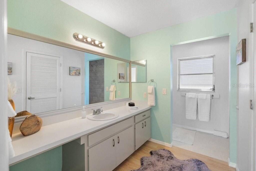 SOUTH VENICE - Residential