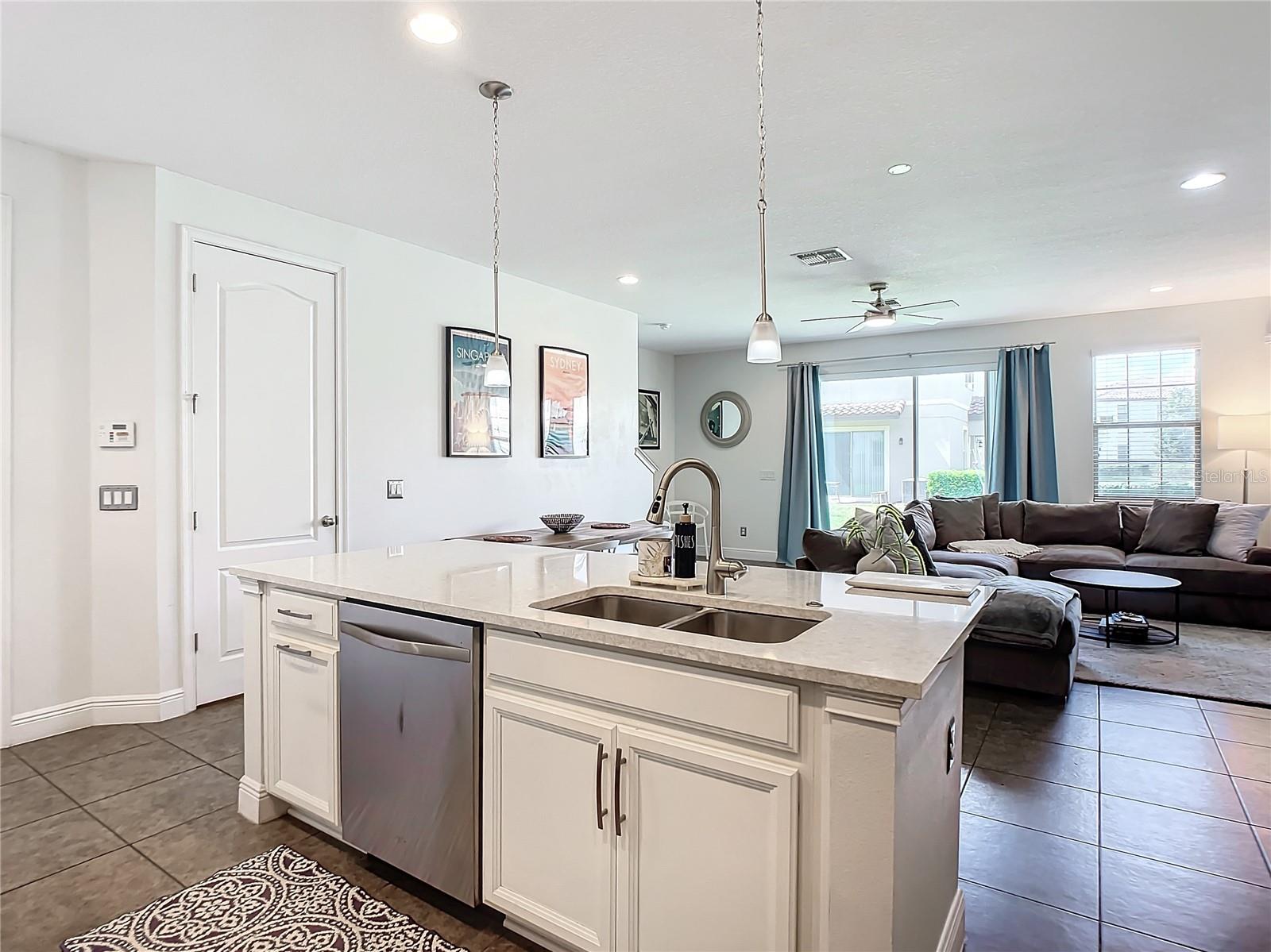 EAGLE CRK VILLAGE L PH 2 - Residential Lease