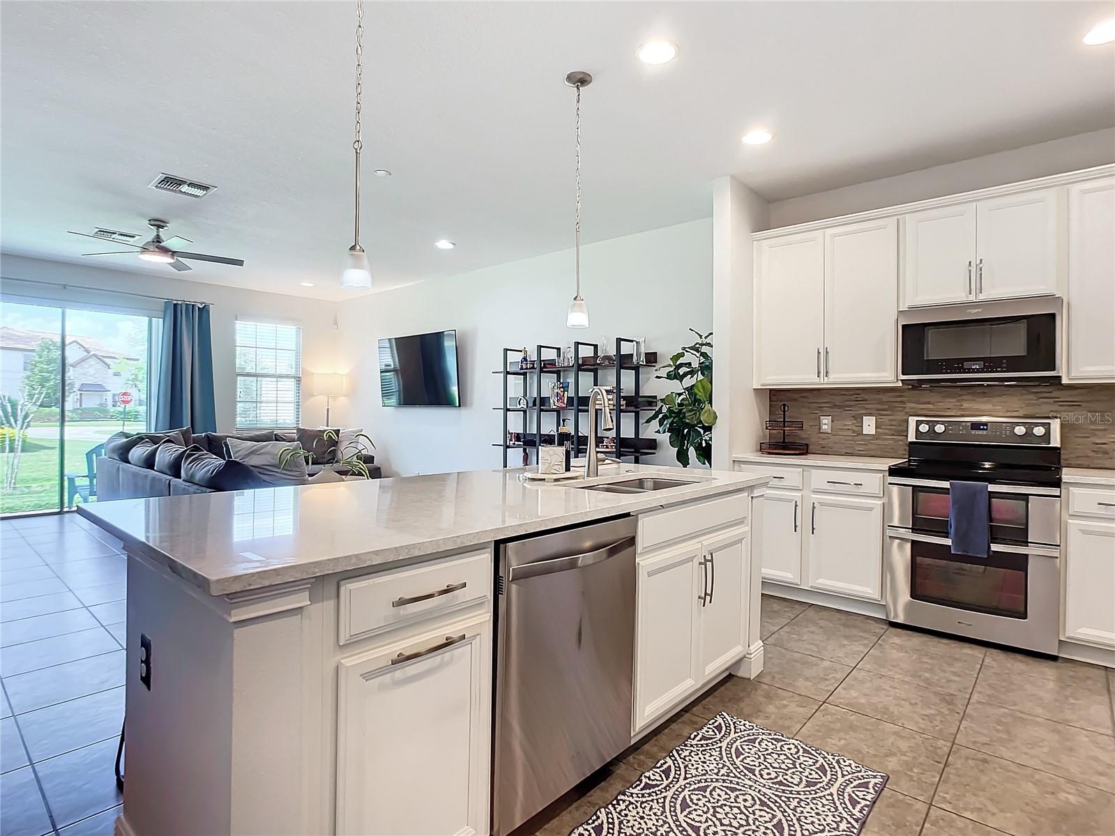 EAGLE CRK VILLAGE L PH 2 - Residential Lease