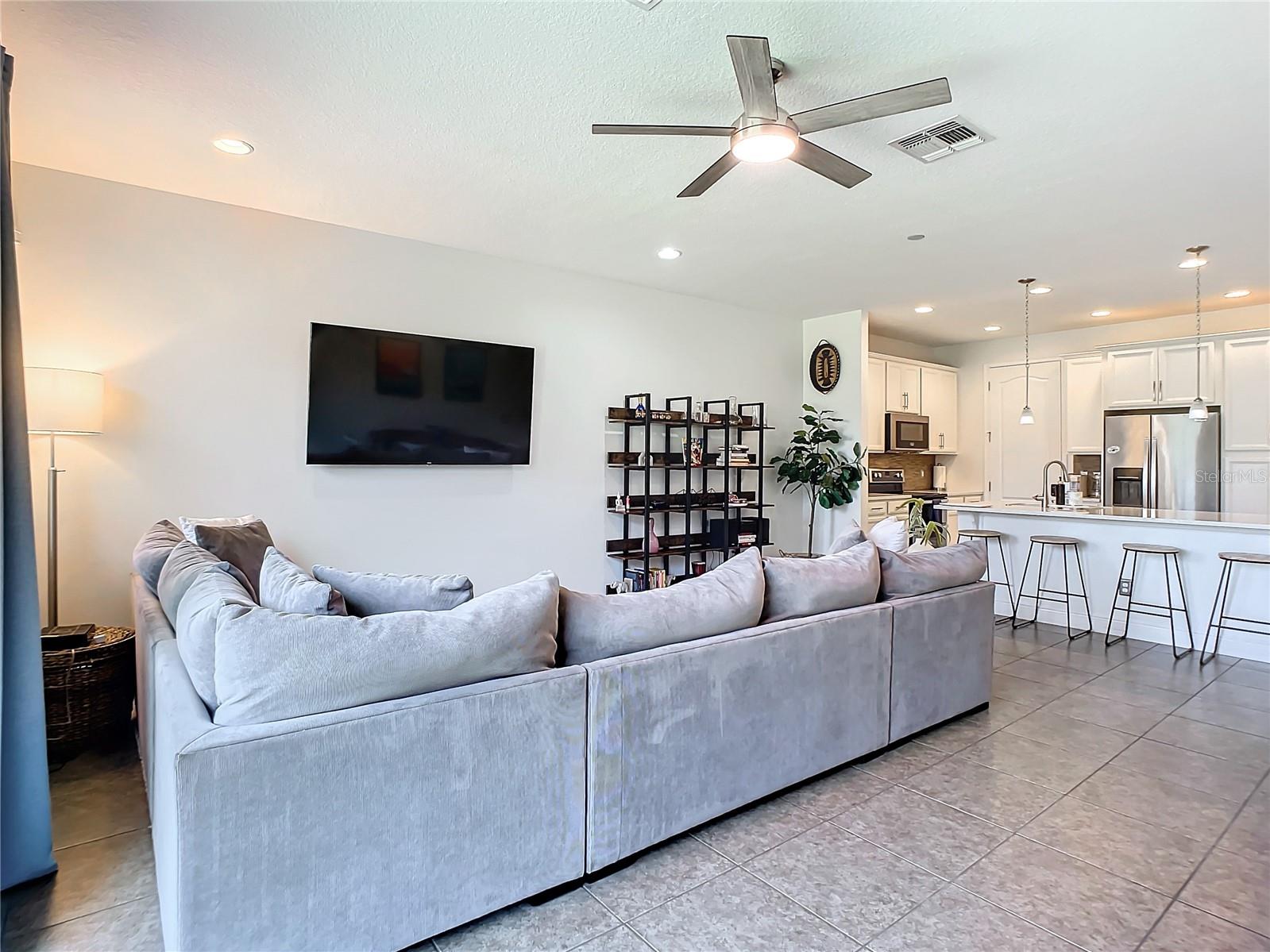 EAGLE CRK VILLAGE L PH 2 - Residential Lease