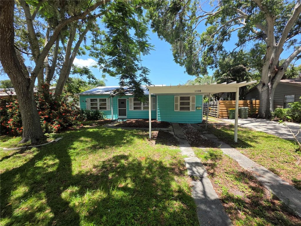 Photo of 1330 Rhodes Avenue, Sarasota, FL 34239 (MLS # A4660123)