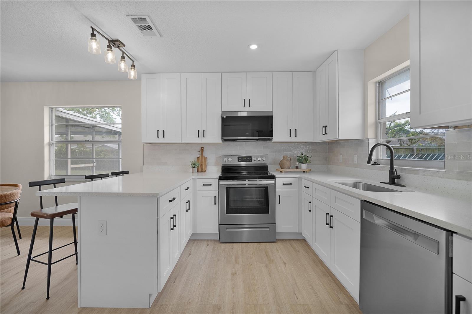 SOUTH POINTE - Residential