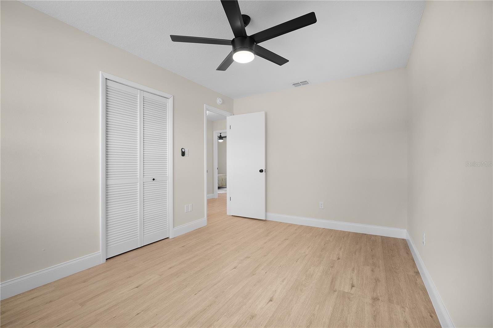 SOUTH POINTE - Residential