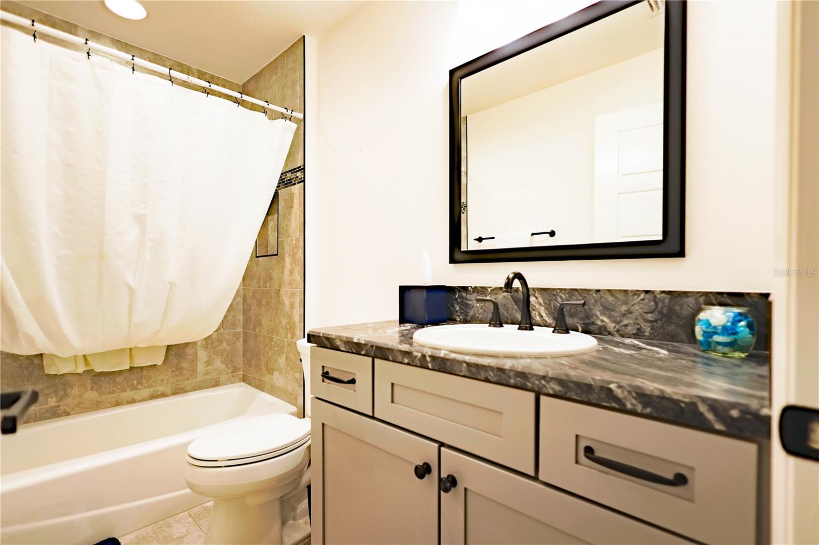 VILLAGES/SOUTHERN OAKS UN #125 - Residential