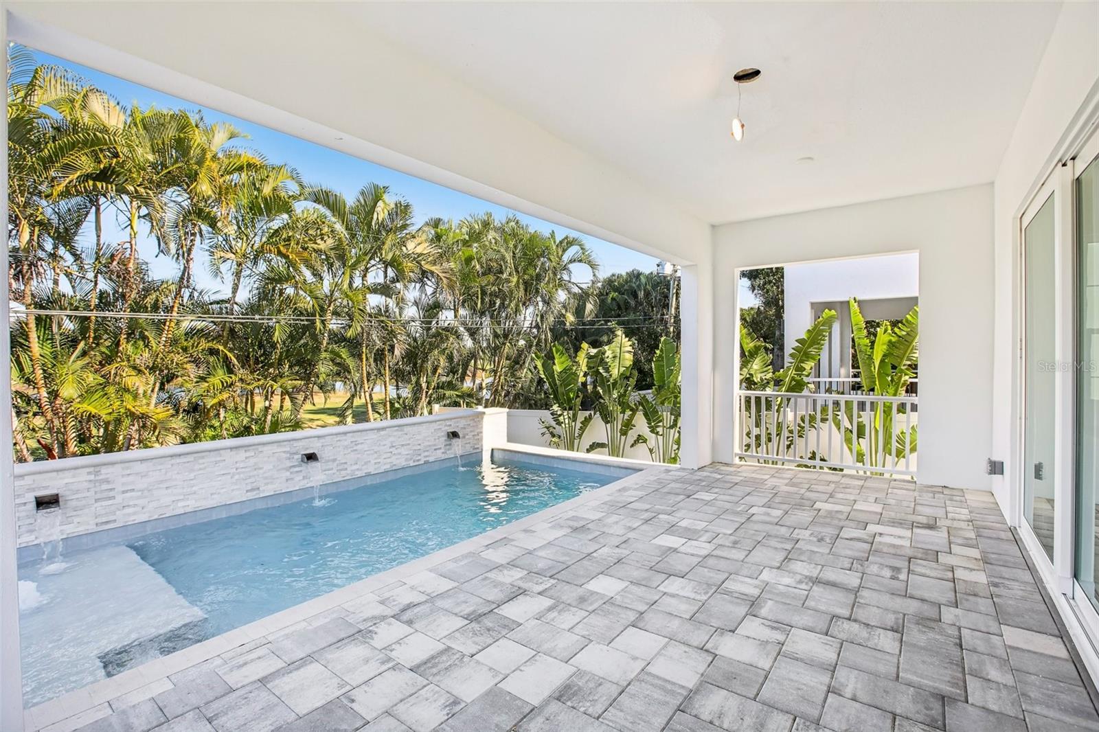 SNELL ISLE SHORES - Residential