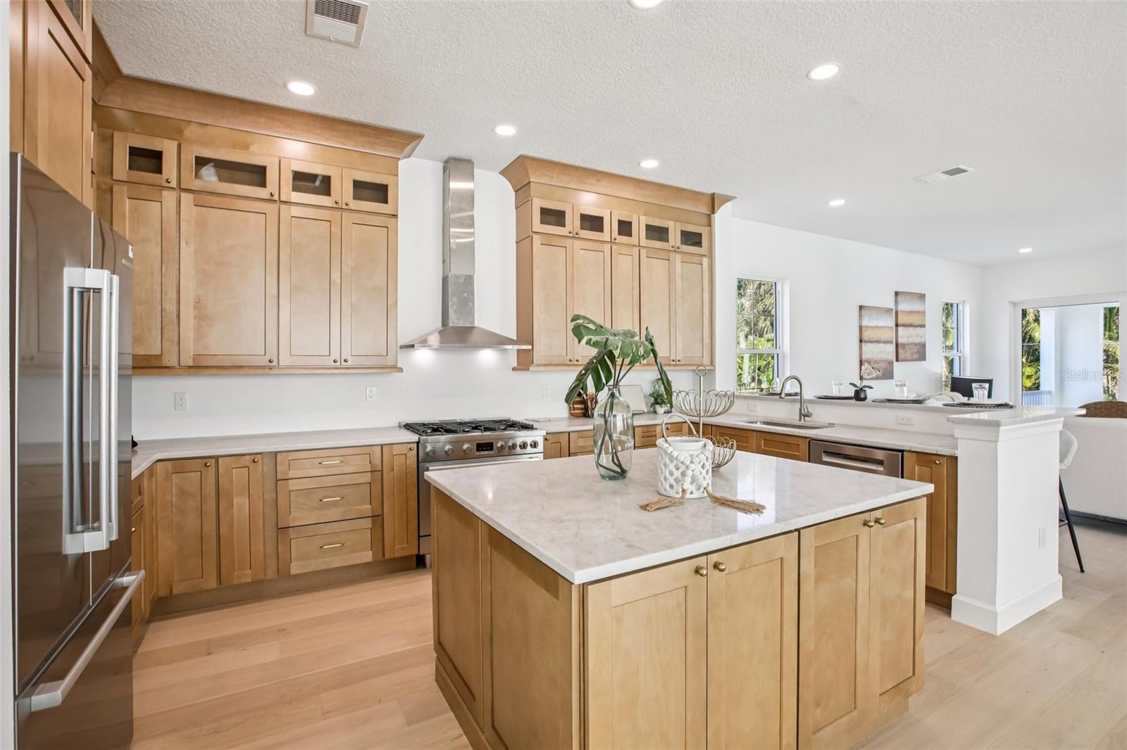 SNELL ISLE SHORES - Residential