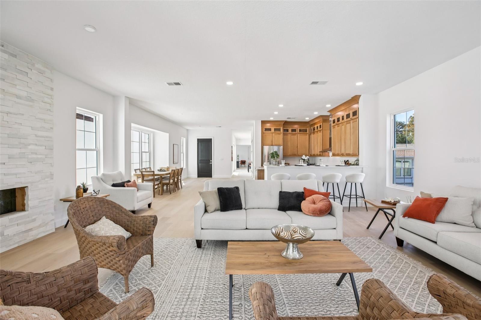 SNELL ISLE SHORES - Residential