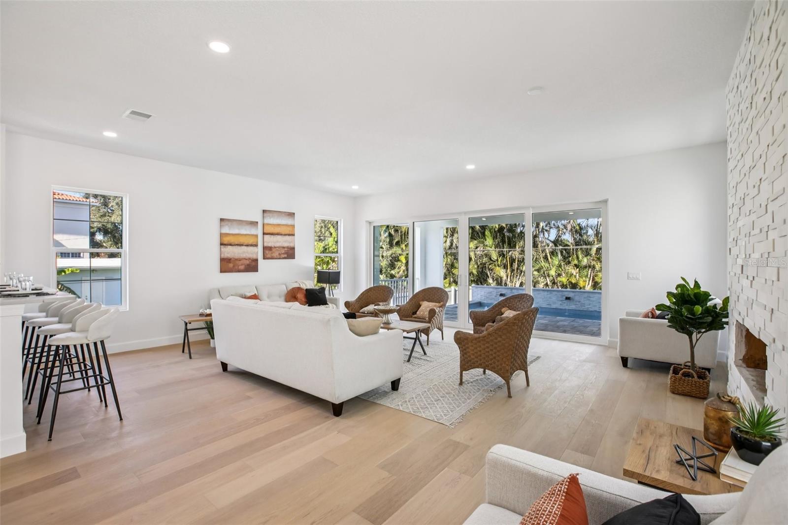 SNELL ISLE SHORES - Residential