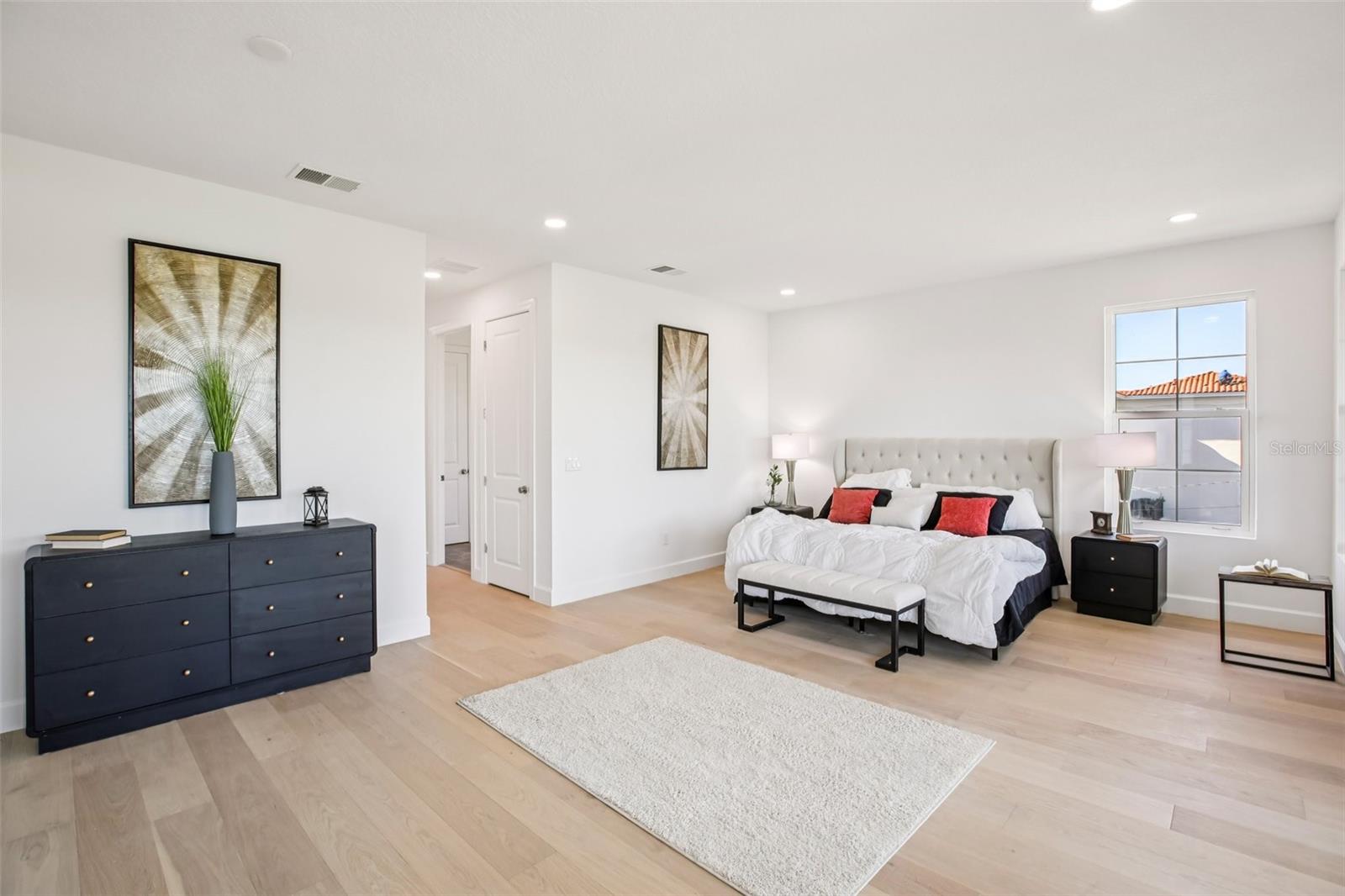 SNELL ISLE SHORES - Residential