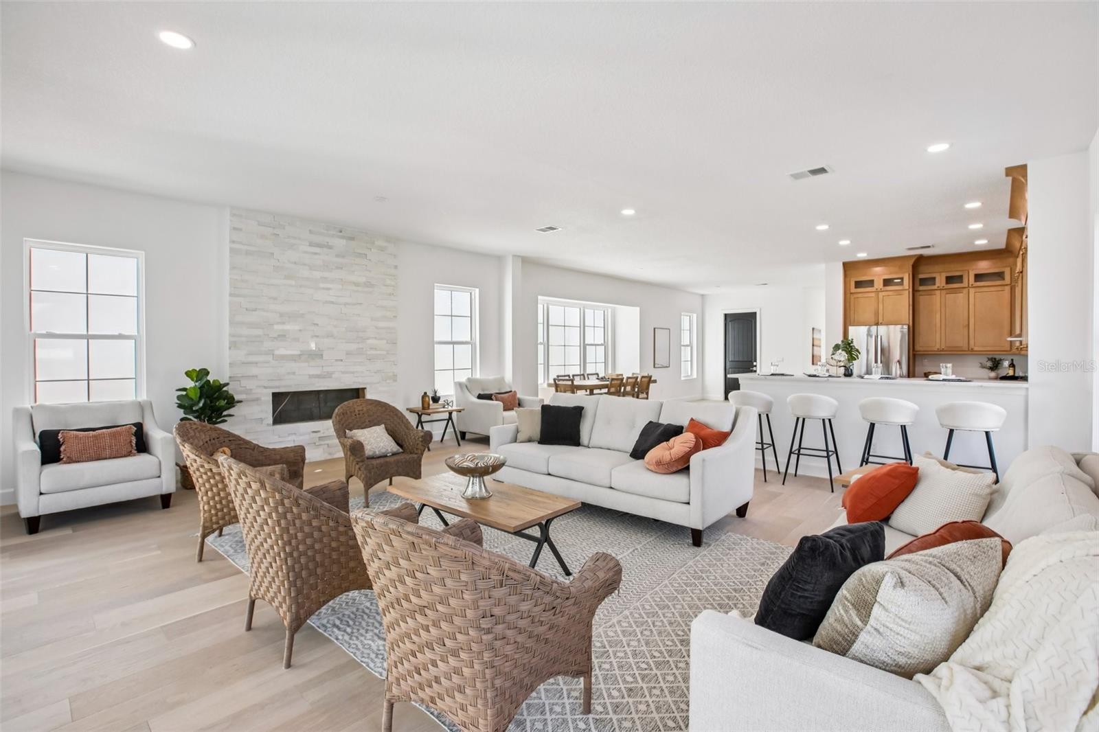 SNELL ISLE SHORES - Residential