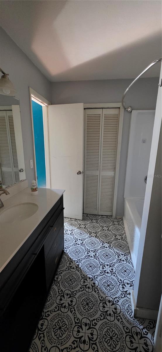 FOX HOLLOW - Residential