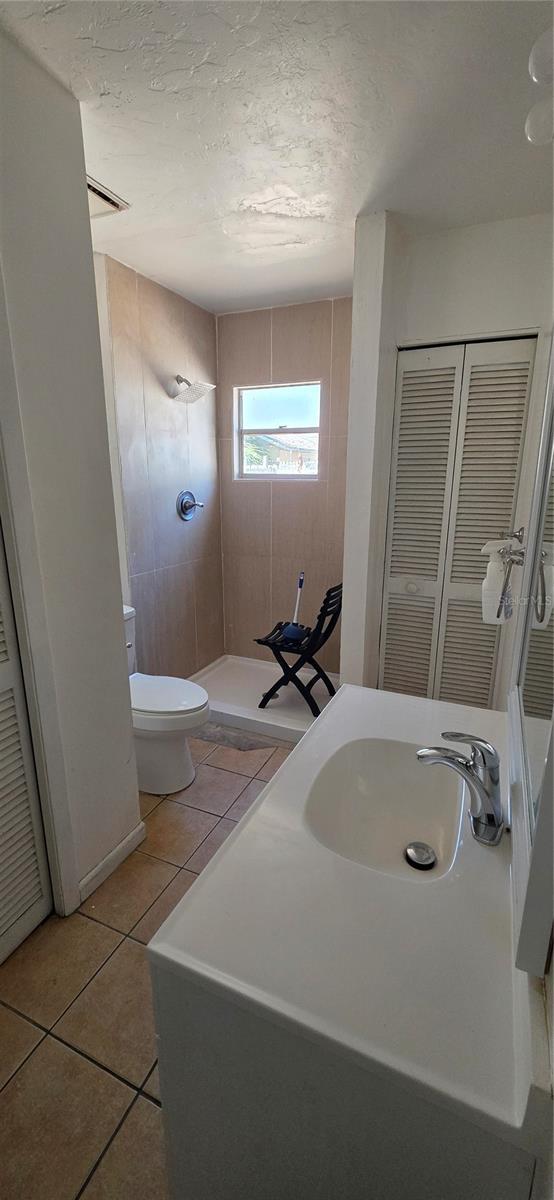 FOX HOLLOW - Residential