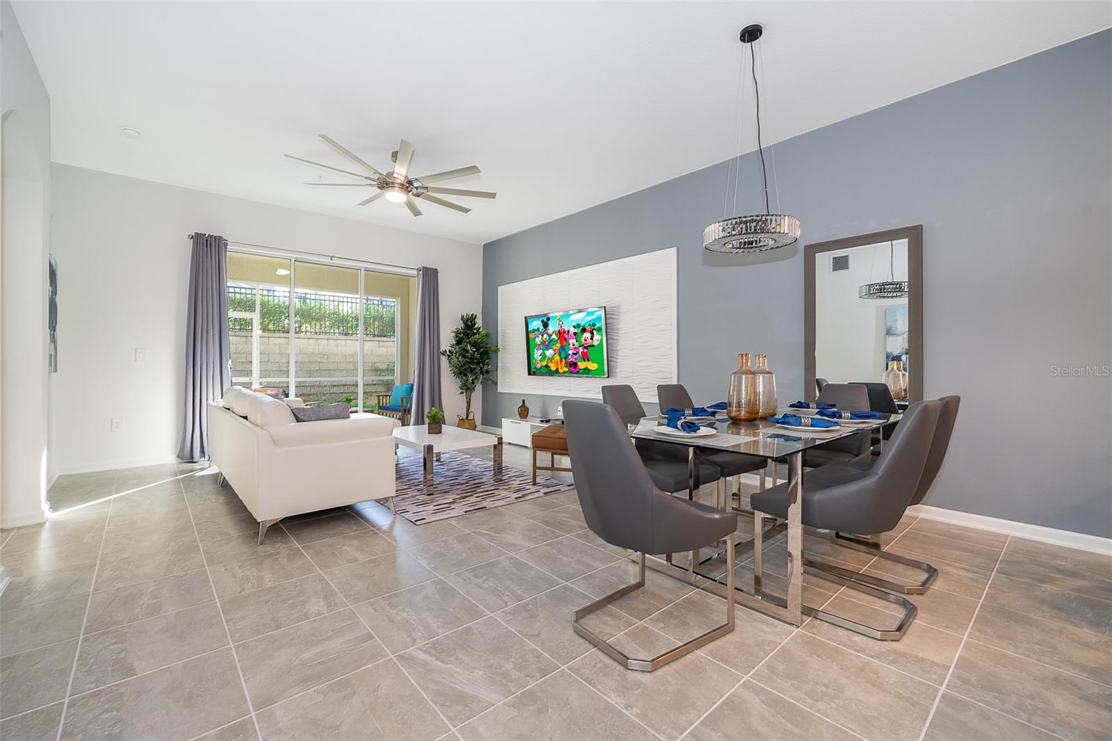 CHAMPIONSGATE CONDO 4 PH 24 - Residential Lease